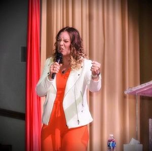 Meet your Posher, Carrie